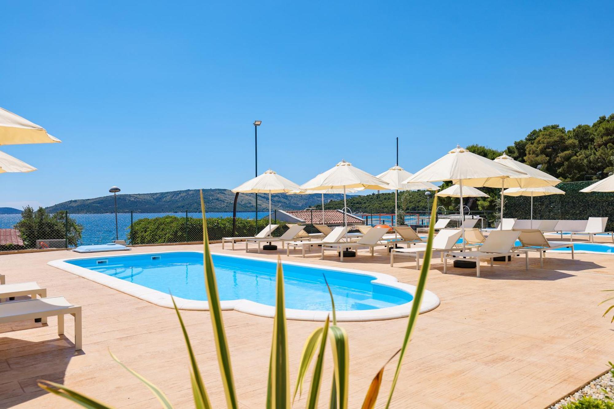 Apartments Medena Budget Trogir Zewnętrze zdjęcie