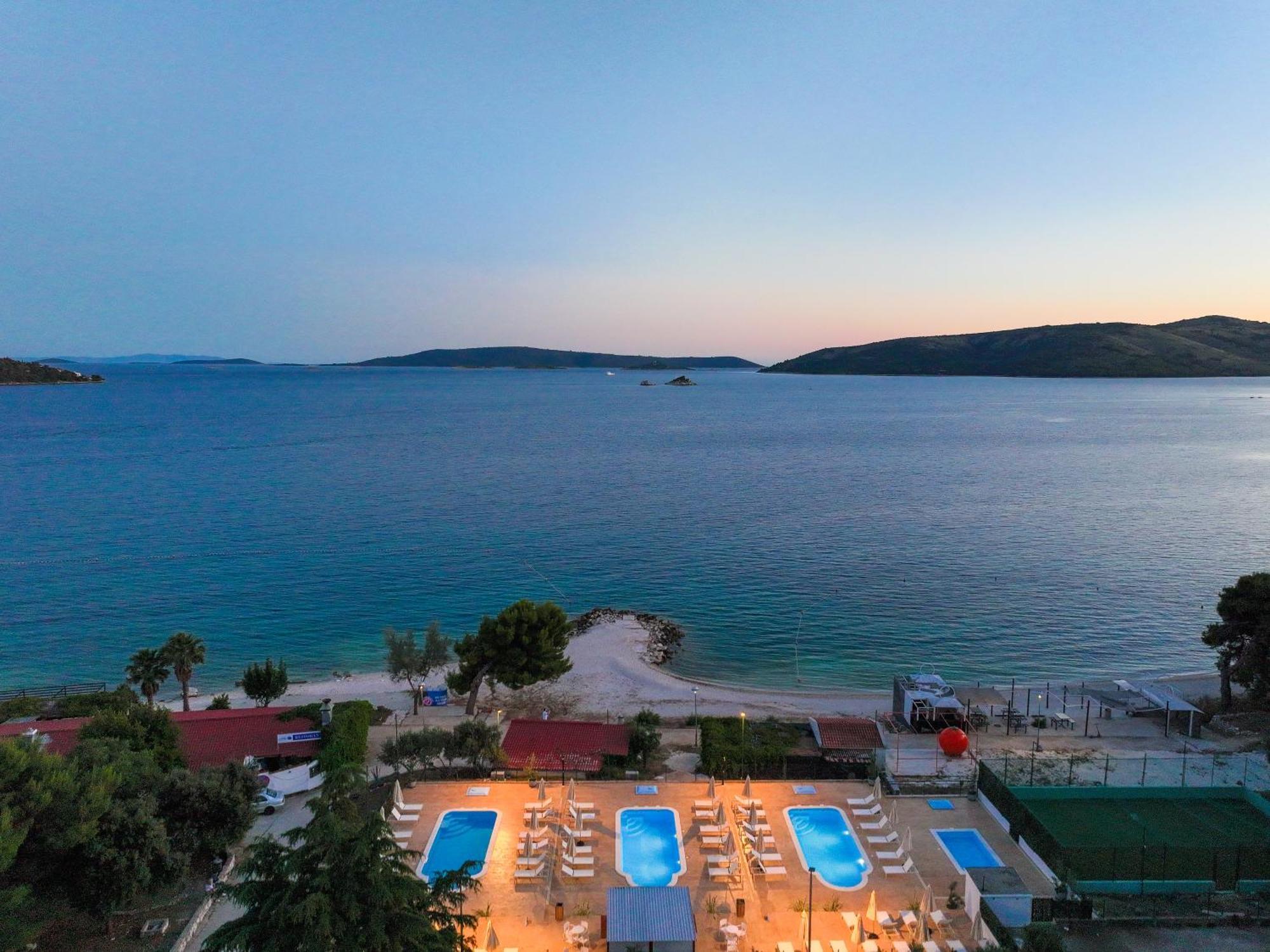 Apartments Medena Budget Trogir Zewnętrze zdjęcie